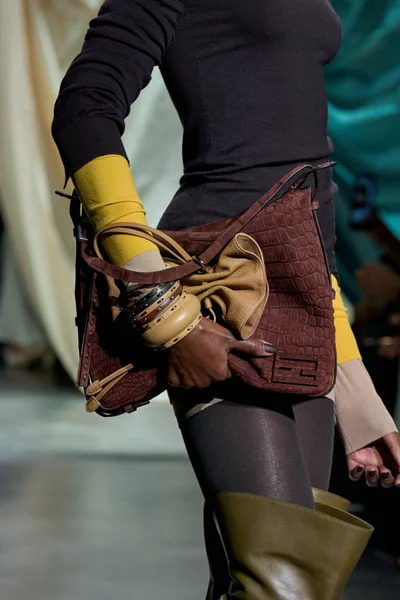 Look 70